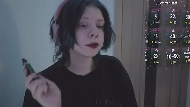 Snapshot of Alice_Zev chatting on 07/30/26, 11:26 Alice Zev online show from 07/30/26, 11:26