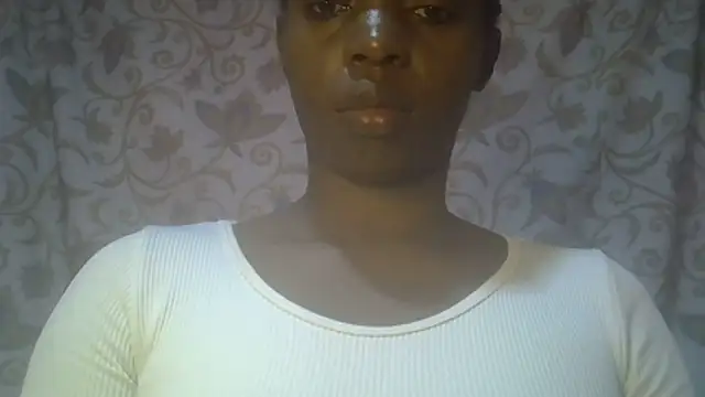 Snapshot of mzozoyi chatting on 05/17/26, 12:38 mzozoyi online show from 05/17/26, 12:38
