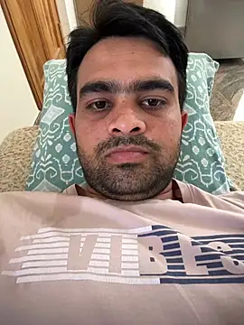 Snapshot of sunnu_97_ chatting on 02/20/26, 05:04 sunnu 97 online show from 02/20/26, 05:04