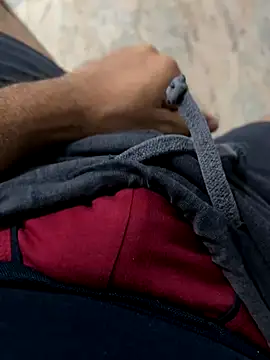 Snapshot of sunnu_97_ chatting on 12/20/25, 01:58 sunnu 97 online show from 12/20/25, 01:58