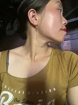 chipp-bong online show from 04/12/26, 07:33