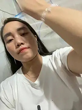 Snapshot of chipp-bong chatting on 09/15/25, 10:59 chipp-bong online show from 09/15/25, 10:59