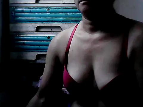 yoursPinayMama1682 online show from 10/01/25, 11:52