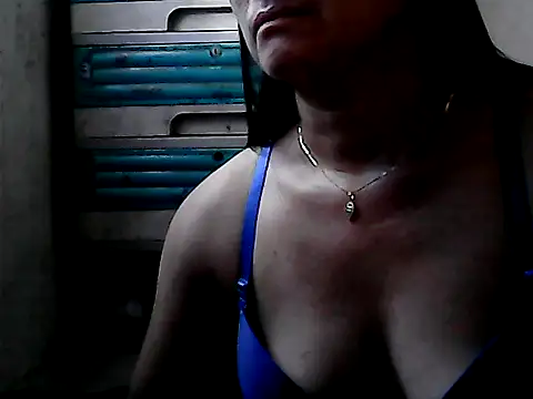 yoursPinayMama1682 online show from 10/24/25, 06:12