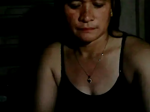 yoursPinayMama1682 online show from 10/06/25, 01:12