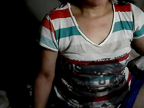 yoursPinayMama1682 online show from 09/20/25, 12:15