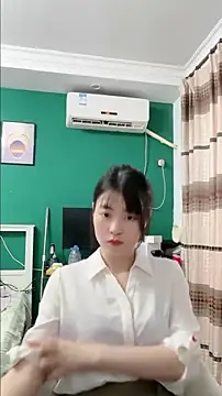 Snapshot of xuanxuanOo chatting on 09/23/25, 08:54 xuanxuanOo online show from 09/23/25, 08:54