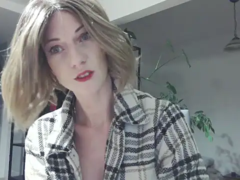 MadMadelin online show from 09/30/25, 05:08