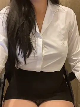 Snapshot of Jying_818 chatting on 09/23/25, 04:03 Jying 818 online show from 09/23/25, 04:03