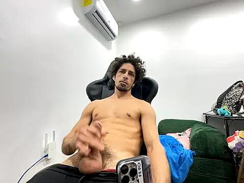 Snapshot of Stringin69 chatting on 12/04/25, 06:01 Stringin69 online show from 12/04/25, 06:01