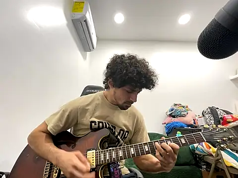 Snapshot of Stringin69 chatting on 11/30/25, 08:20 Stringin69 online show from 11/30/25, 08:20