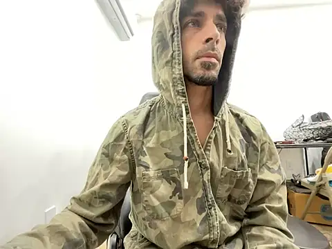 Snapshot of Stringin69 chatting on 11/22/25, 12:48 Stringin69 online show from 11/22/25, 12:48