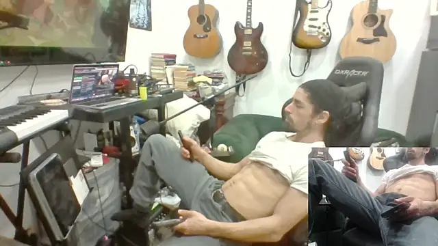 Snapshot of Stringin69 chatting on 02/05/26, 07:37 Stringin69 online show from 02/05/26, 07:37