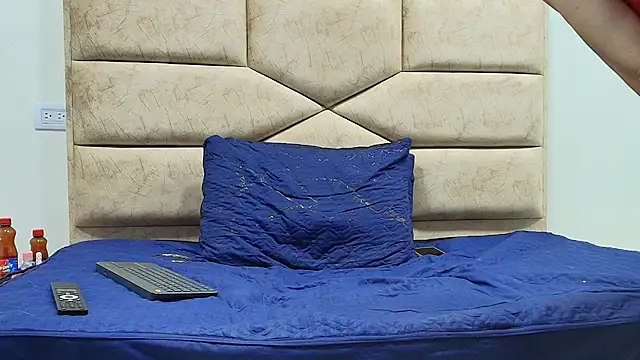 Angell cooper online show from 12/04/25, 12:37