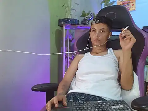 Snapshot of Dorland777 chatting on 09/16/25, 01:39 Dorland777 online show from 09/16/25, 01:39