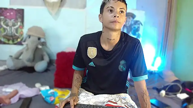 Snapshot of Dorland777 chatting on 09/10/25, 01:15 Dorland777 online show from 09/10/25, 01:15