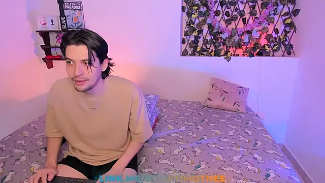 Snapshot of kylietimothee chatting on 05/16/26, 04:39 kylietimothee online show from 05/16/26, 04:39