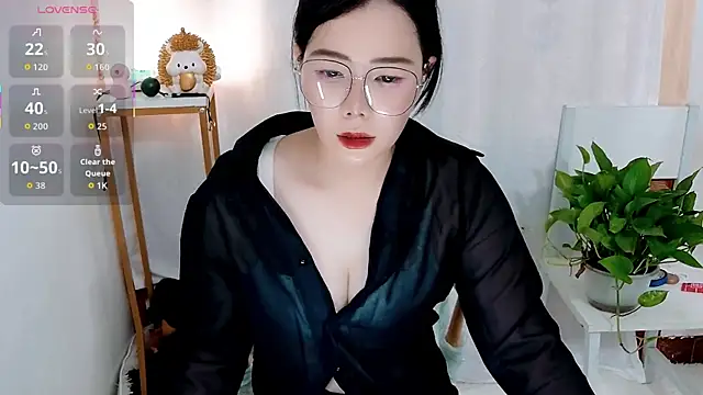 Snapshot of Txm123321 chatting on 09/22/25, 10:43 Txm123321 online show from 09/22/25, 10:43