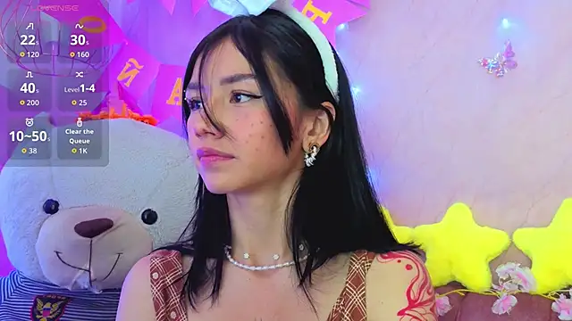 Snapshot of april_bennett chatting on 06/30/26, 01:22 april bennett online show from 06/30/26, 01:22