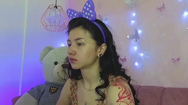 april bennett online show from 12/04/25, 12:37