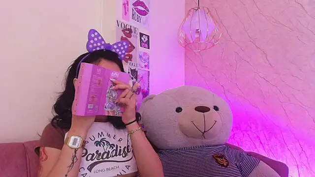 april bennett online show from 11/14/25, 12:20