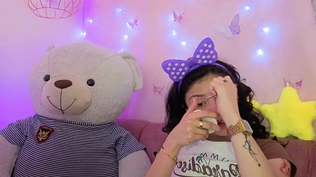 april bennett online show from 12/19/25, 12:29