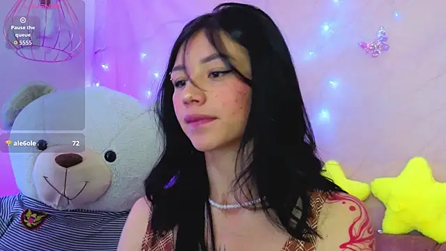 Snapshot of april_bennett chatting on 06/04/26, 01:16 april bennett online show from 06/04/26, 01:16