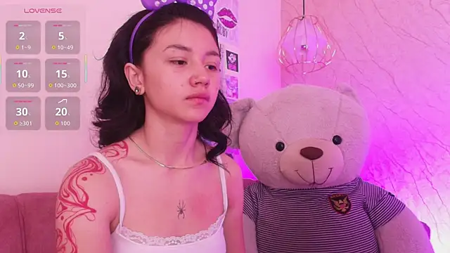 april bennett online show from 11/04/25, 12:20