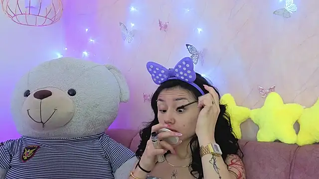 april bennett online show from 12/17/25, 12:43