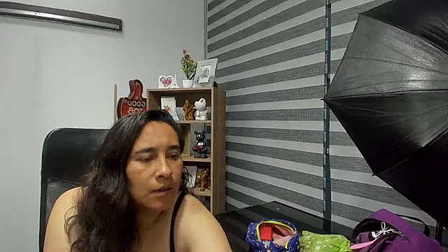 Snapshot of LeilaSmith_ chatting on 07/06/26, 11:17 LeilaSmith online show from 07/06/26, 11:17