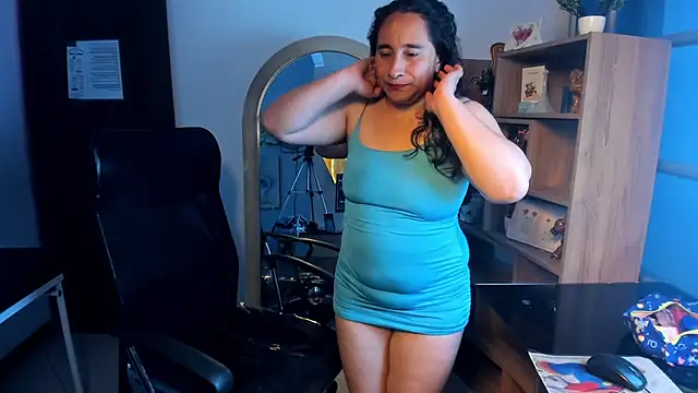 LeilaSmith  online show from 06/02/26, 11:43