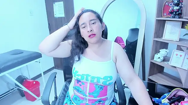 LeilaSmith  online show from 05/27/26, 12:01
