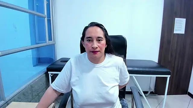 LeilaSmith  online show from 01/06/26, 12:42