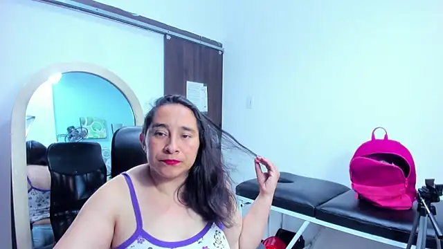 LeilaSmith  online show from 05/11/26, 12:17