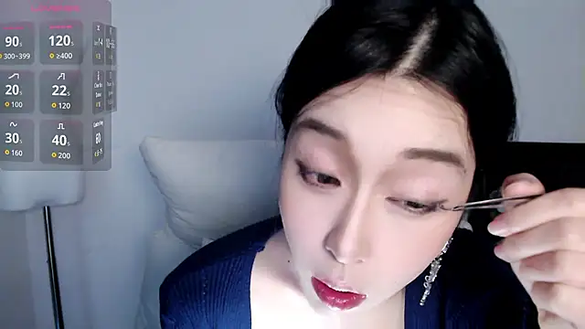 Wfrost0707 online show from 12/15/25, 12:44