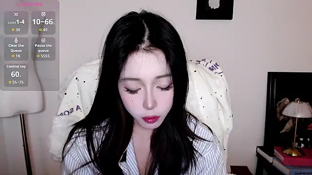 Wfrost0707 online show from 01/12/26, 11:06