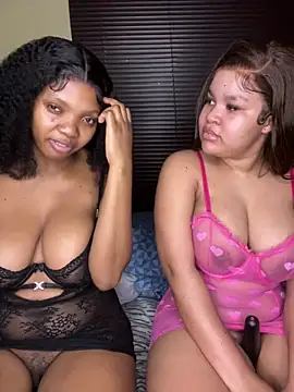 MilfBoobsxx online show from 11/18/25, 11:15