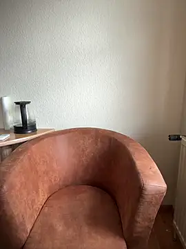 bisexevaa online show from 04/15/26, 07:25