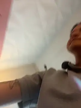 Caroline daring online show from 06/01/26, 10:59