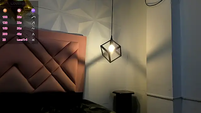 Snapshot of Caroline_daring chatting on 07/12/26, 12:28 Caroline daring online show from 07/12/26, 12:28