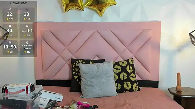 Snapshot of Caroline_daring chatting on 07/11/26, 12:16 Caroline daring online show from 07/11/26, 12:16