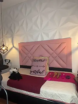 Caroline daring online show from 05/24/26, 12:38