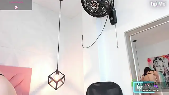 Caroline daring online show from 04/19/26, 12:17