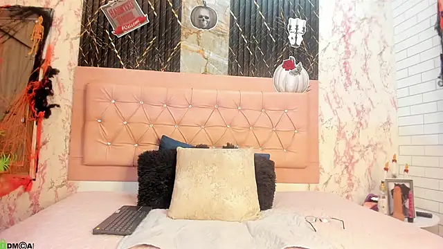 Caroline daring online show from 10/21/25, 02:38