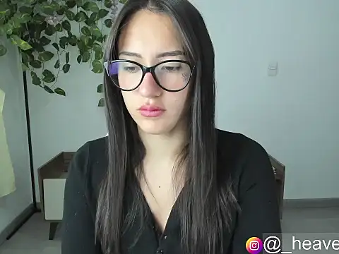 Snapshot of heavenly_soul chatting on 09/26/25, 11:50 heavenly soul online show from 09/26/25, 11:50