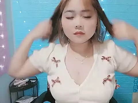 Nhan7868 online show from 10/14/25, 02:07