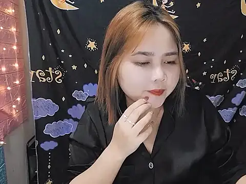 Nhan7868 online show from 10/16/25, 01:52