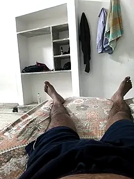 Chanderi19 online show from 04/15/26, 06:34