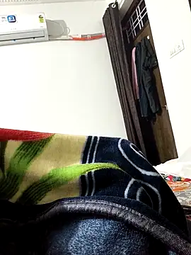 Snapshot of Chanderi19 chatting on 02/18/26, 04:14 Chanderi19 online show from 02/18/26, 04:14