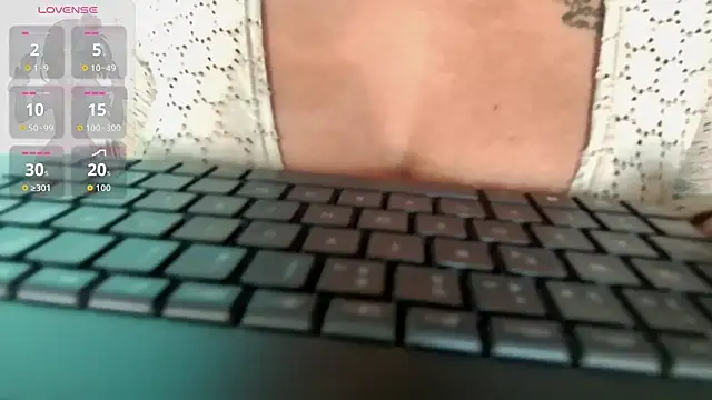 chloe tgn online show from 09/19/25, 11:47